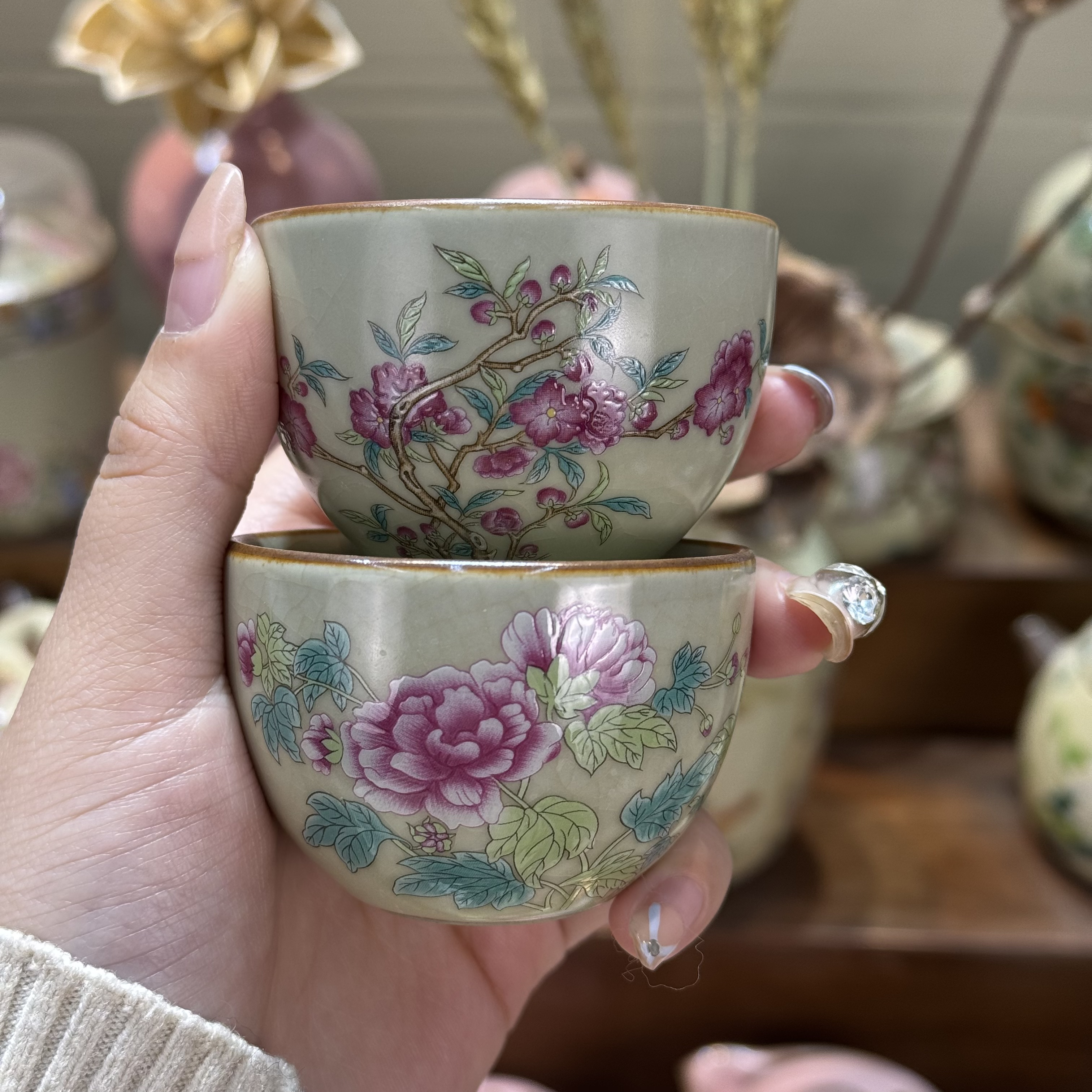 芙蓉花加石榴花客杯开片60毫升