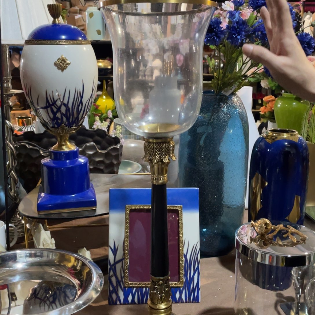 陶瓷花瓶，家居摆件。