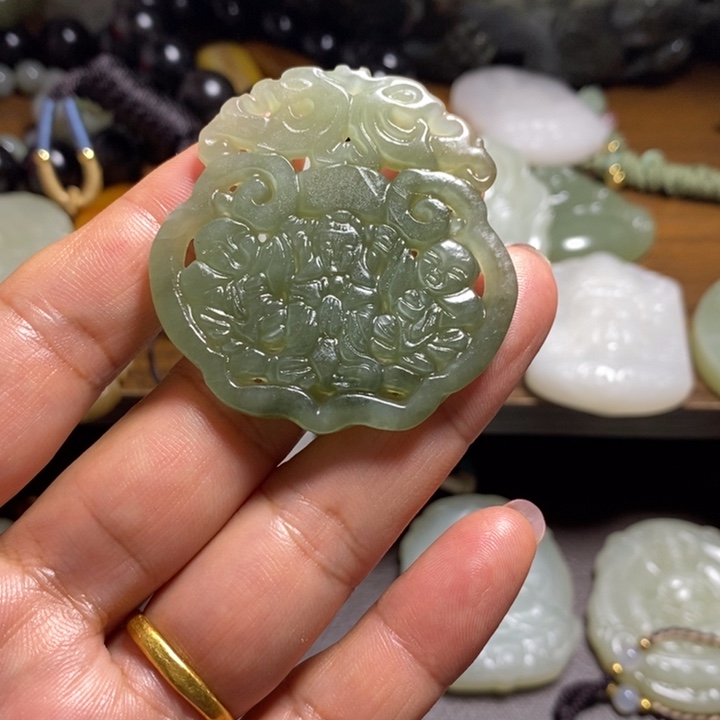 颈饰未镶嵌和田玉
