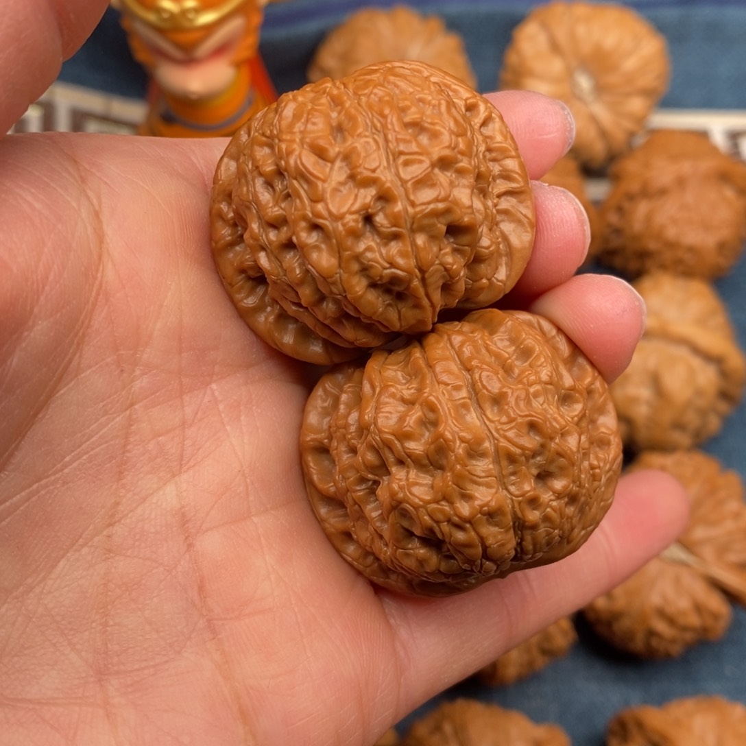 文玩核桃把件37血麒麟