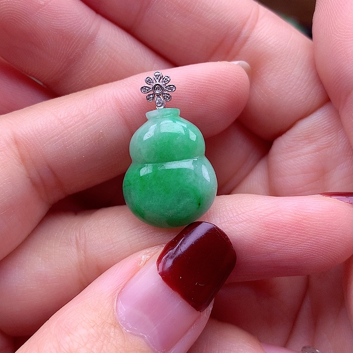 翡翠颈饰18K金镶嵌翡翠