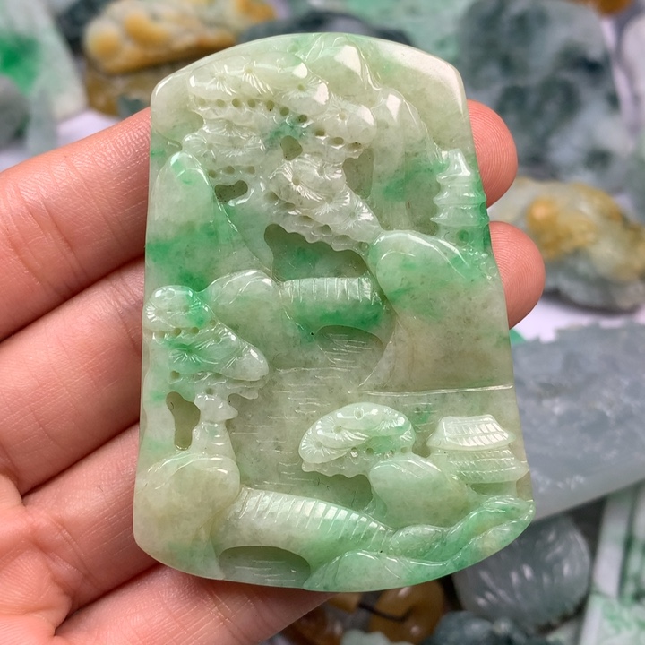 翡翠颈饰未镶嵌翡翠