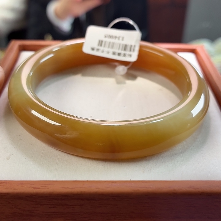 番***蛋和田玉未镶嵌手镯58.59