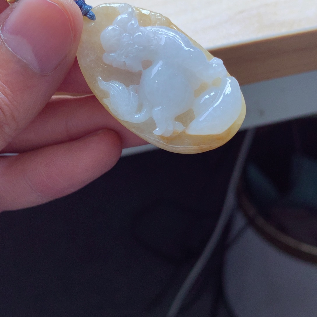 翡翠颈饰未镶嵌吊坠