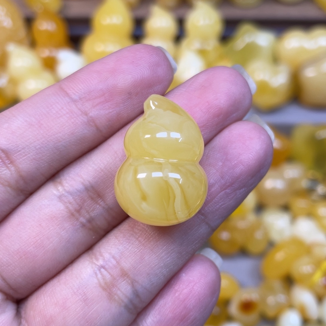 琥珀未镶嵌珠宝奇石