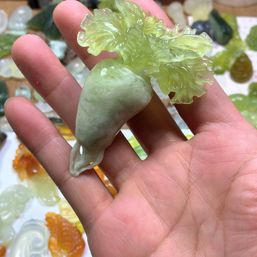 岫玉颈饰未镶嵌大萝卜