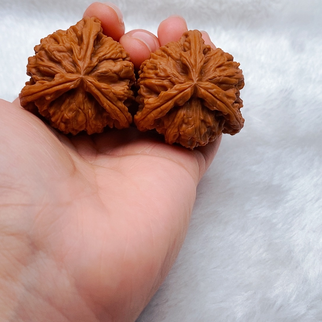 提***长吊坠文玩核桃三棱