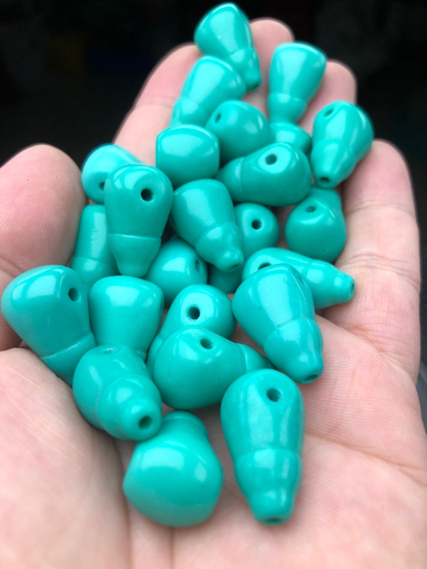 D105高瓷绿三通21*13mm一个