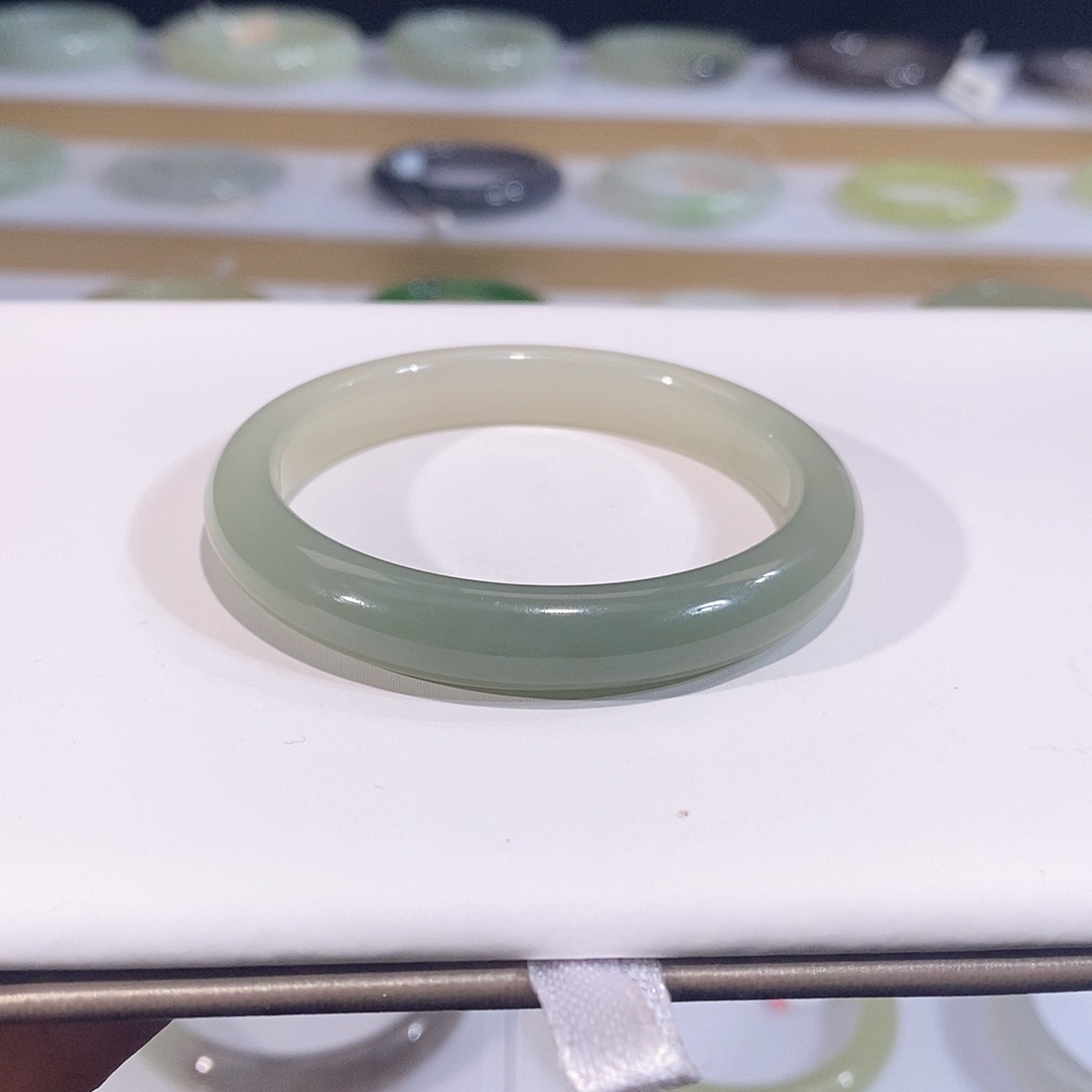 未镶嵌手镯和田玉新疆蓝皮且末料