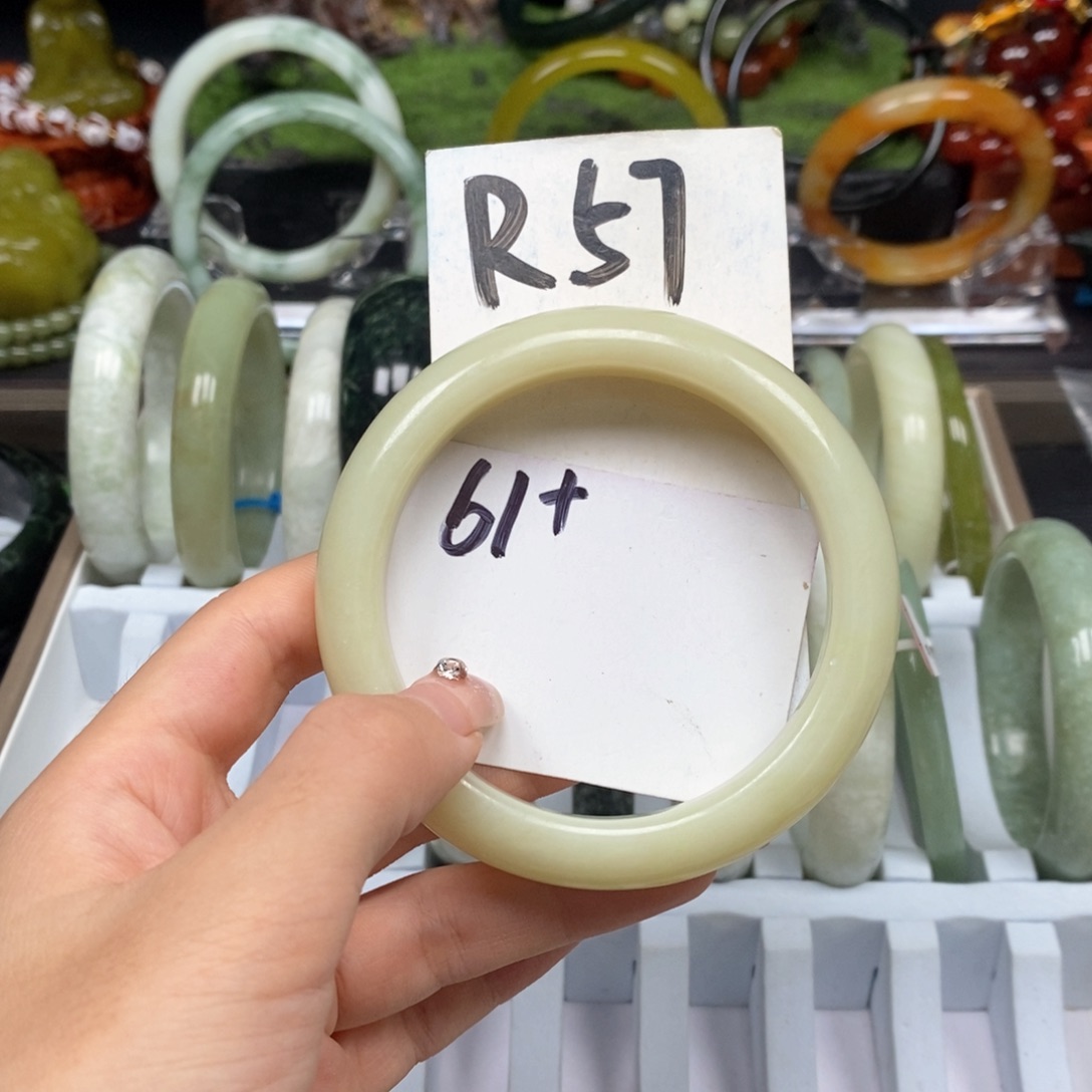 未镶嵌蛇纹石玉手镯