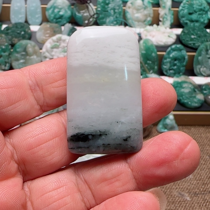 独山玉未镶嵌颈饰