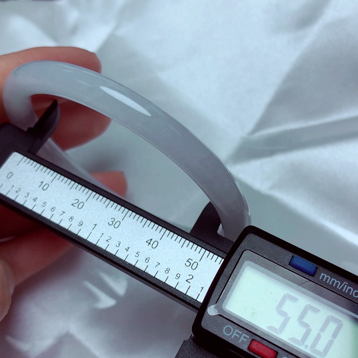 翡翠手镯未镶嵌手镯