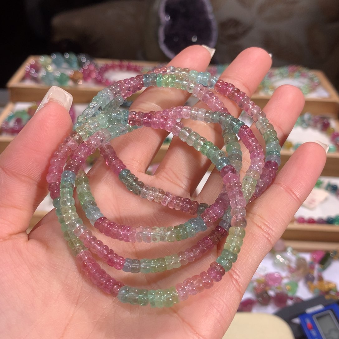 碧玺多样性发一件未镶嵌