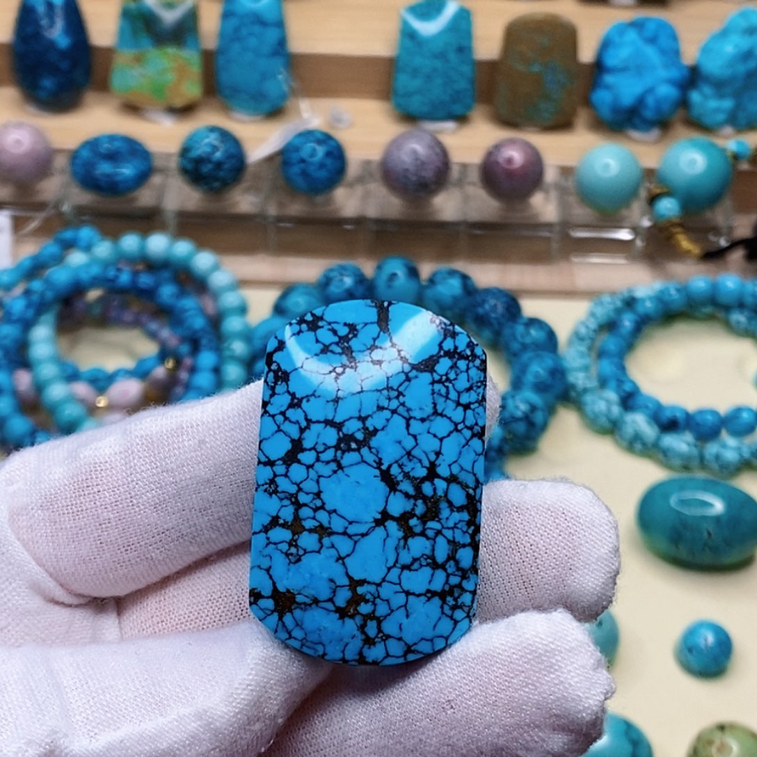 绿松石未镶嵌珠宝奇石