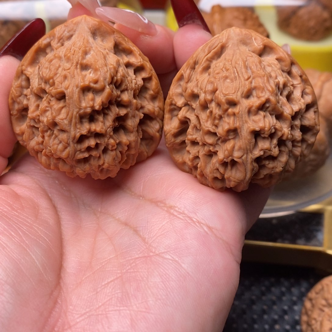 文玩核桃吊坠41三角疆