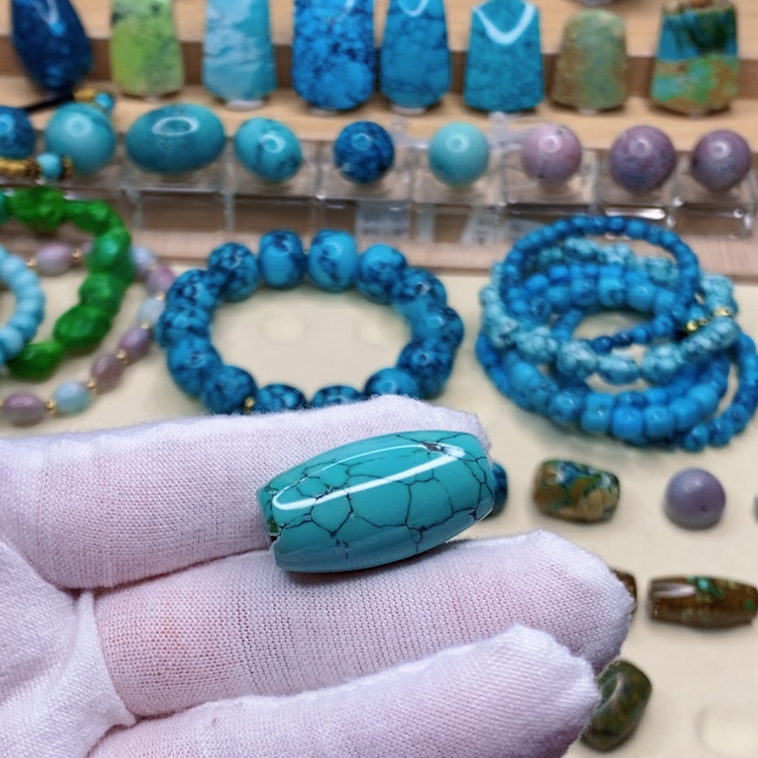 绿松石未镶嵌珠宝奇石