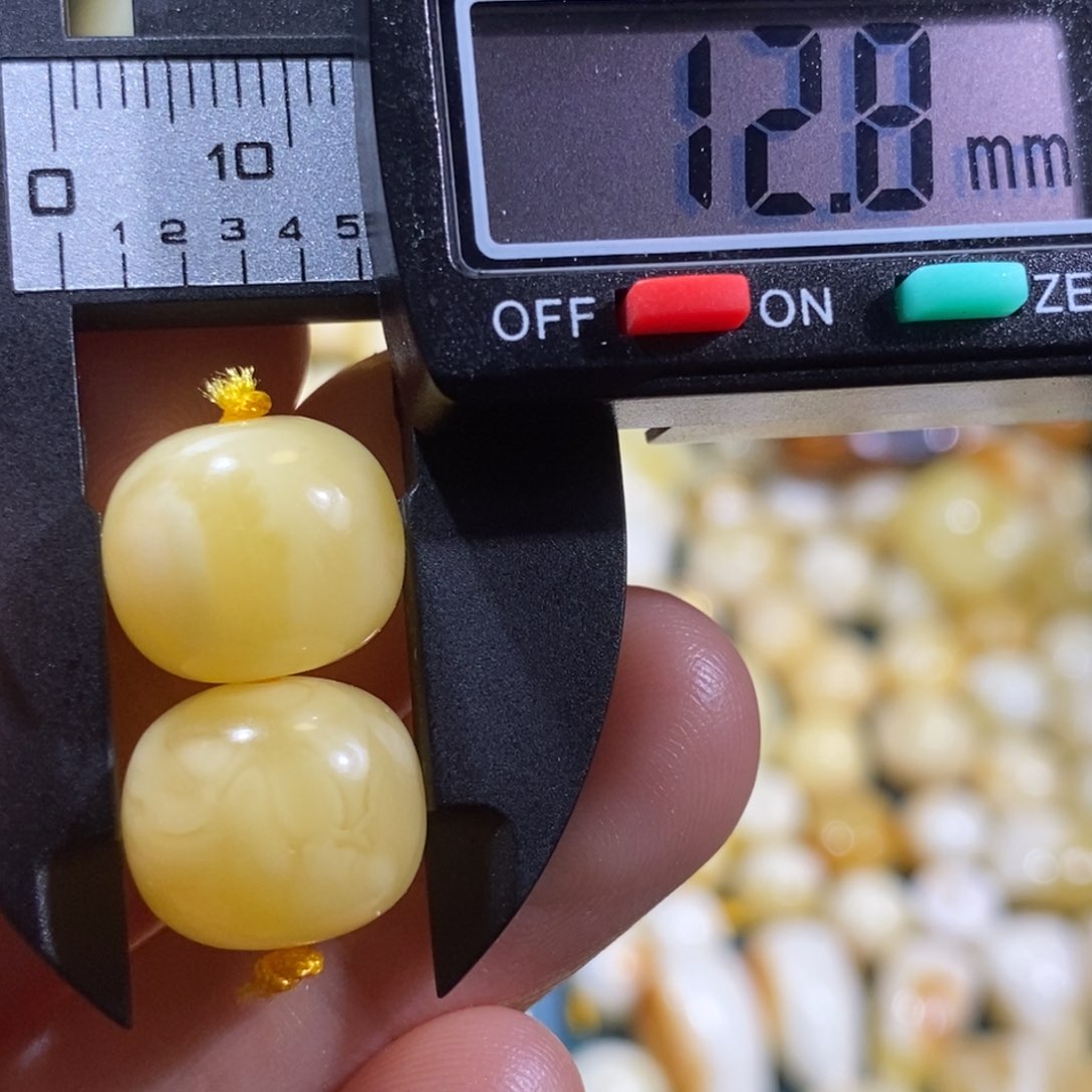 未镶嵌蜜蜡裸石配饰