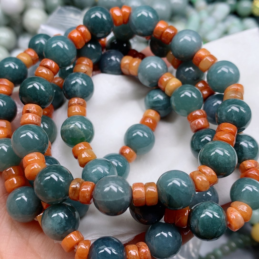 翡翠颈饰未镶嵌手串