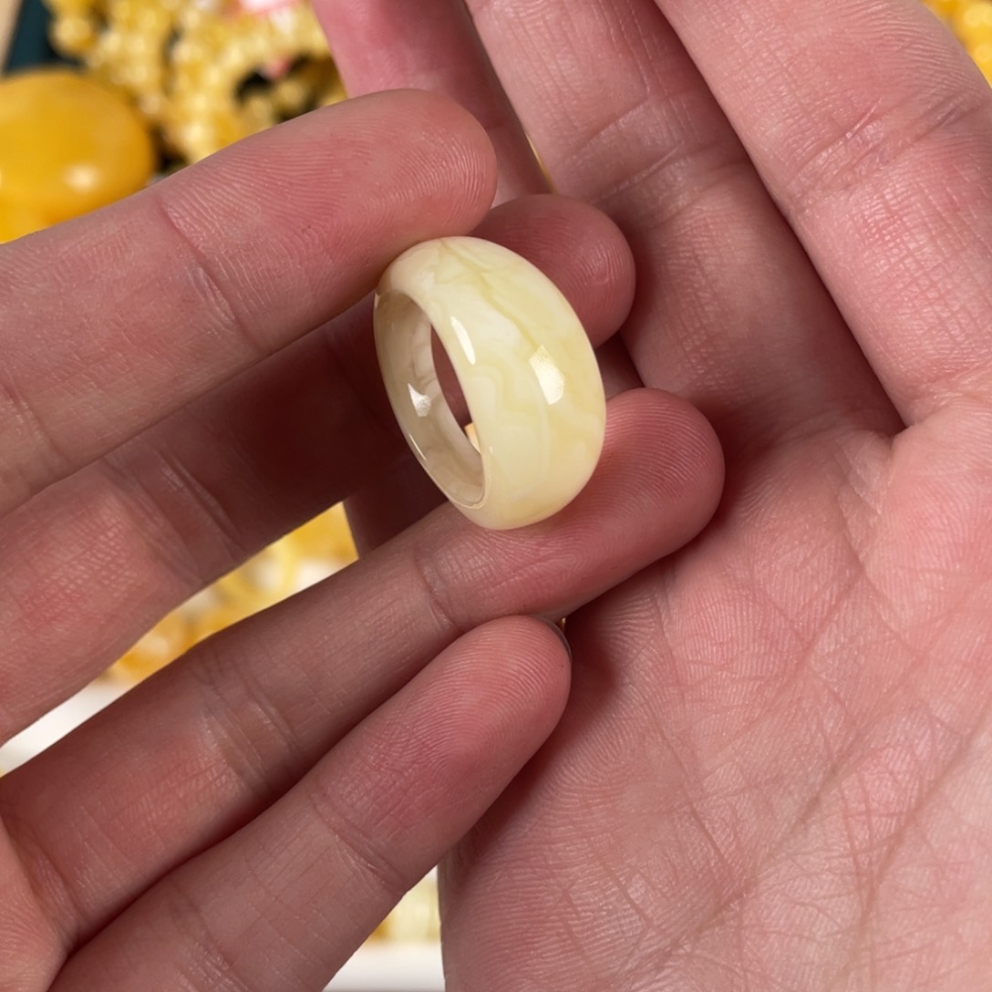 蜜蜡裸石未镶嵌18圈口