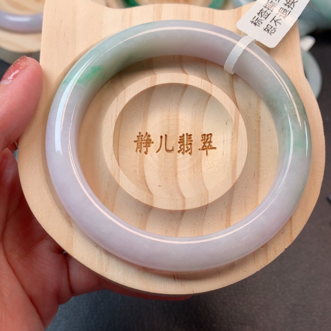 翡翠手镯未镶嵌62圈口