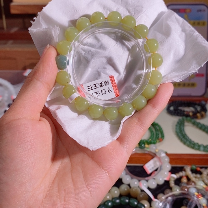 未镶嵌和田玉手链如*