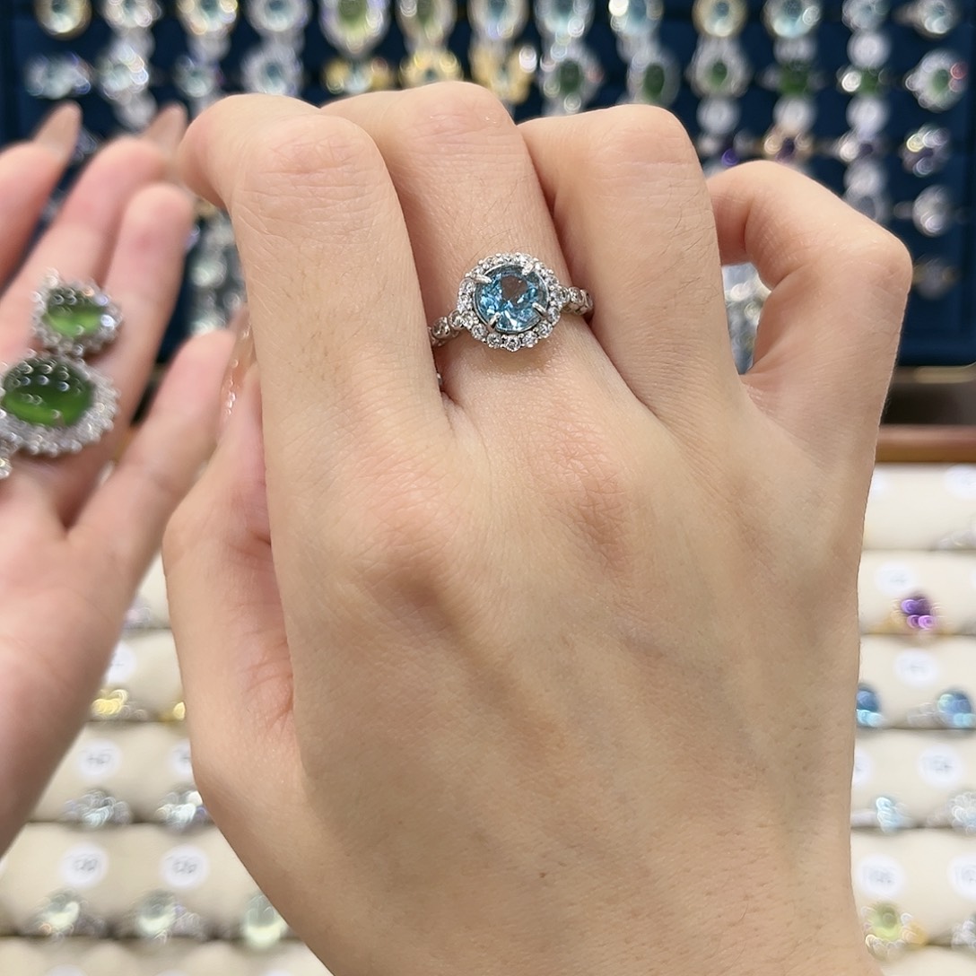 托帕石女款银S925镶嵌旁*者戒指35