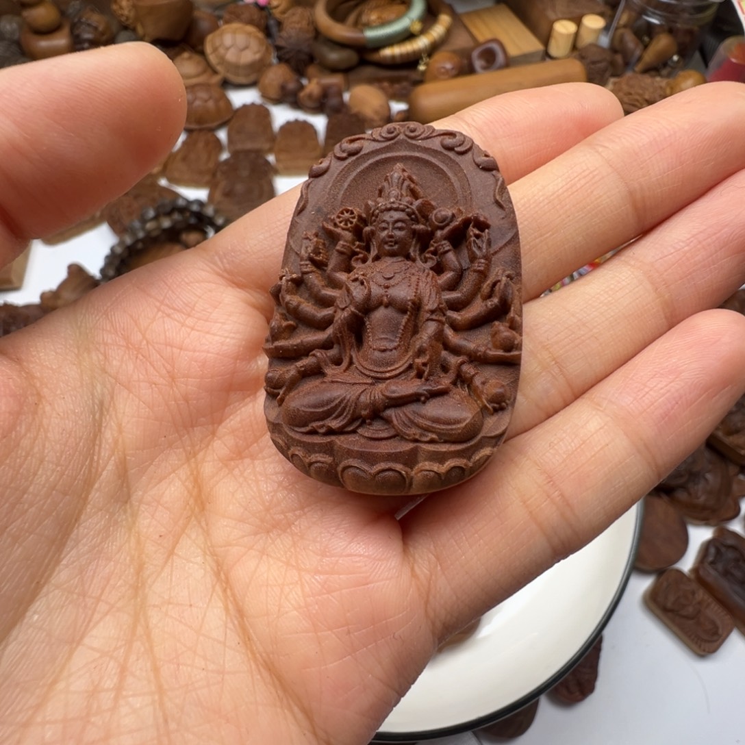 檀香木千手观音老山檀