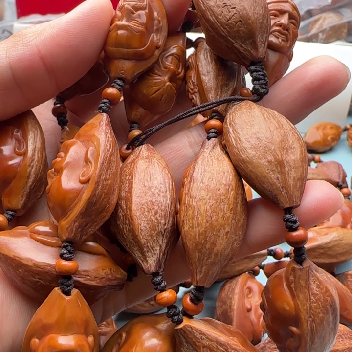 橄榄核手串雕刻工艺