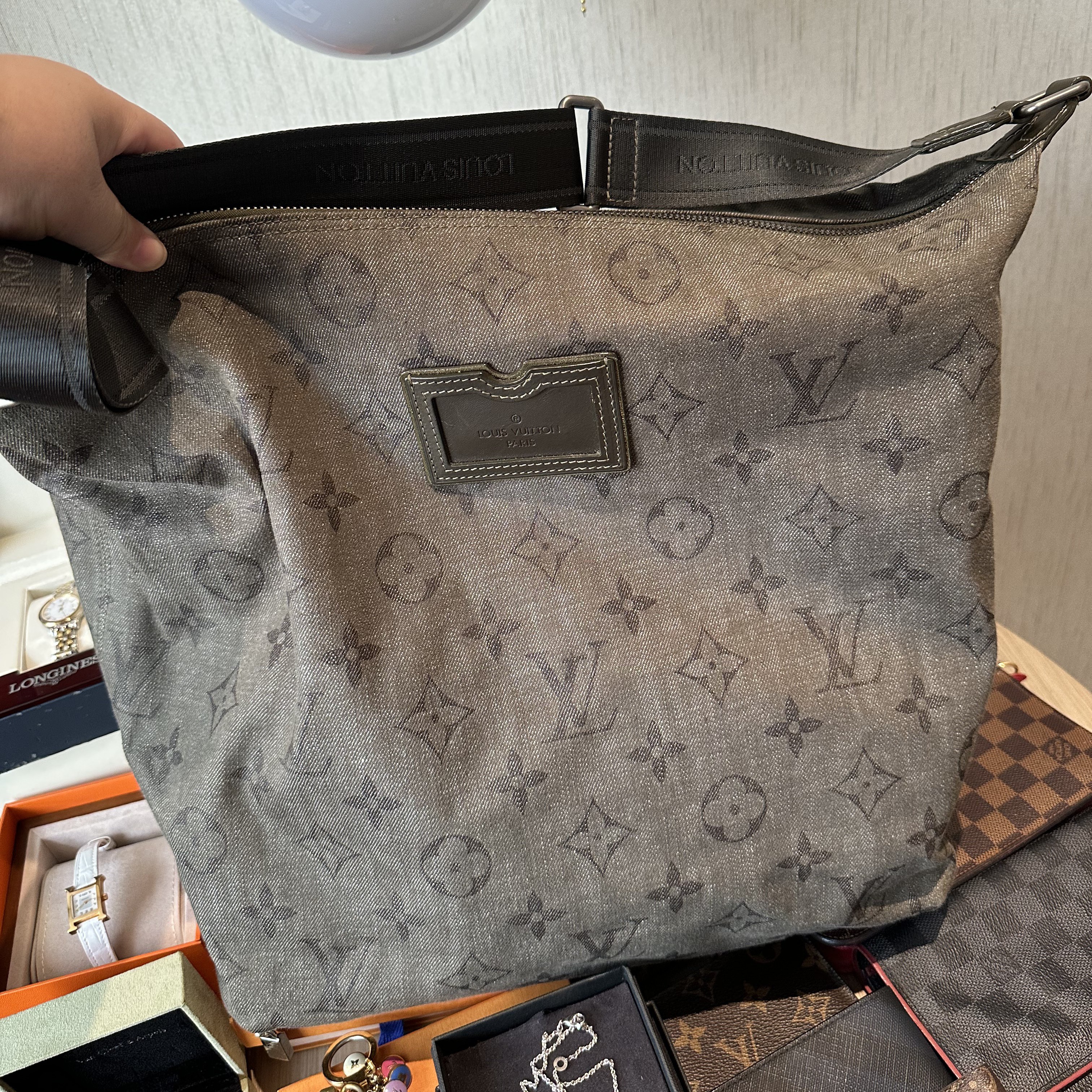99新 LouisVuitton/路易威登 房贸/LV/限量款灰色单肩包