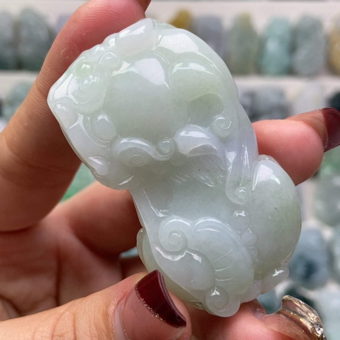 翡翠吊坠(赠链)未镶嵌