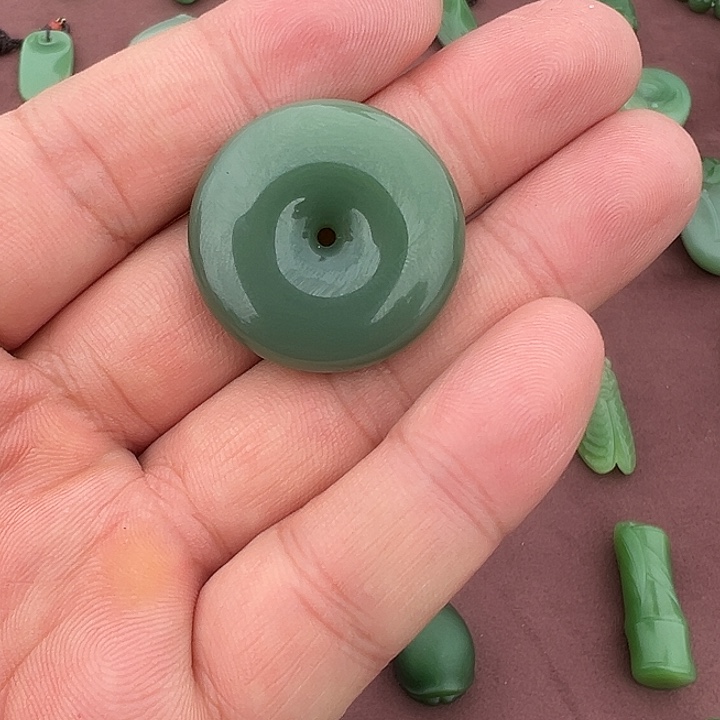 吊坠(不含链)未镶嵌和田玉（碧玉）