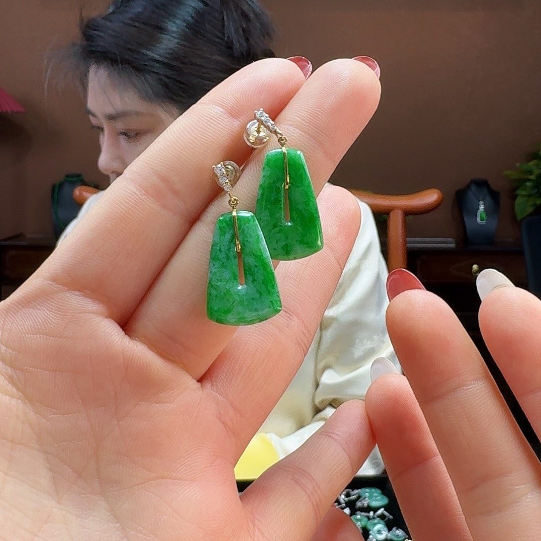 翡翠耳饰18K金镶嵌耳饰