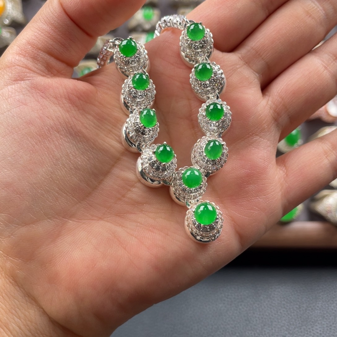 定制翡翠未镶嵌翡翠