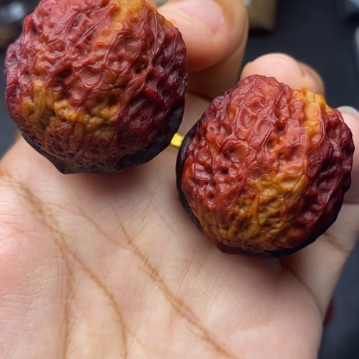 B***周把件文玩核桃41尺蛇皮元宝