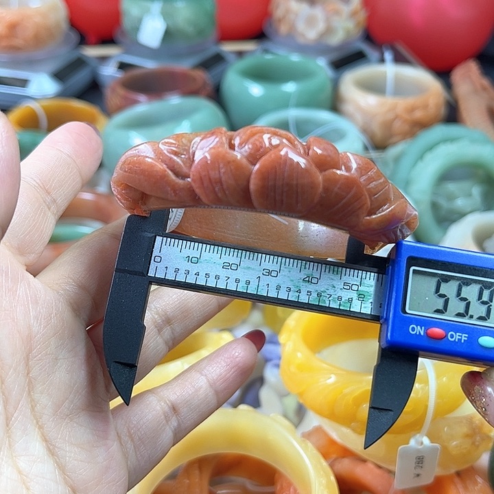 石英质玉手镯未镶嵌