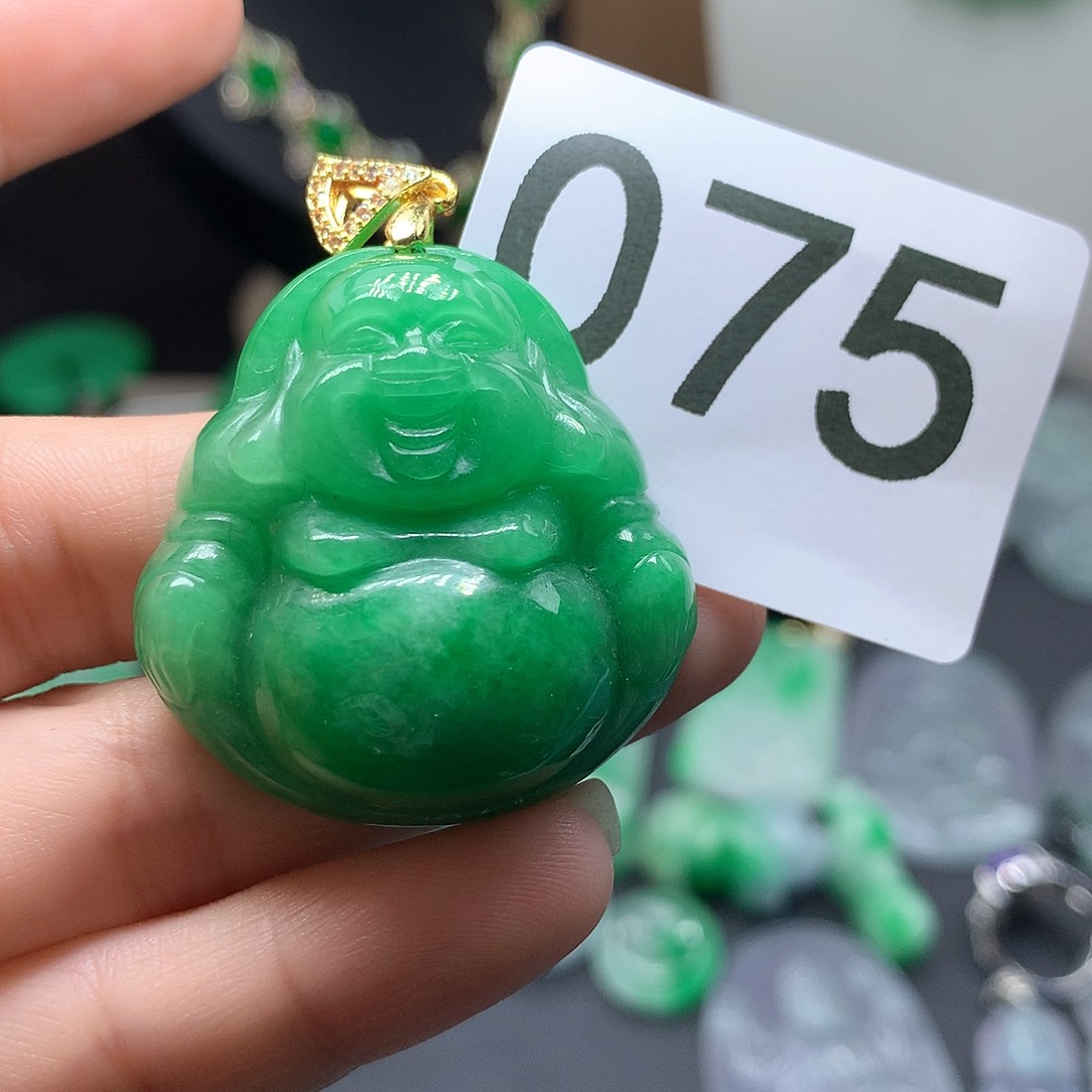 翡翠颈饰未镶嵌翡翠