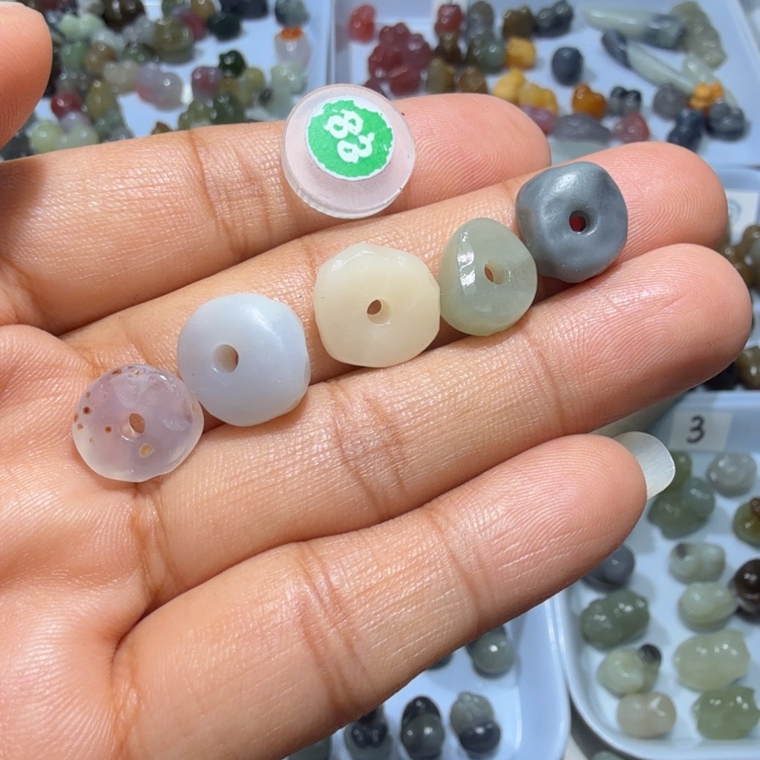 和田玉未镶嵌珠宝奇石