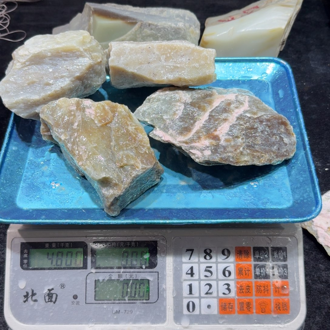 大***哥且末料原石盆景石