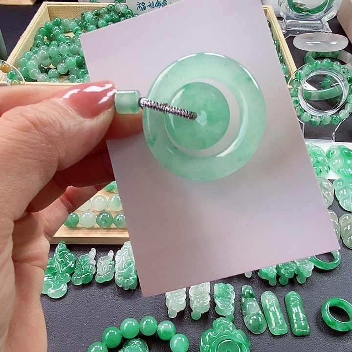 石英质玉吊坠(不含链)未镶嵌