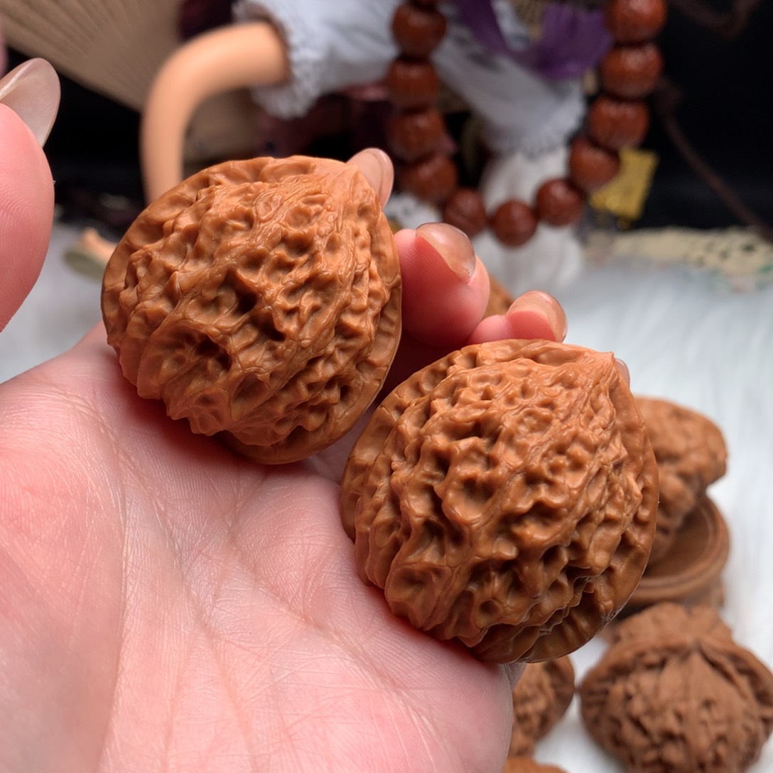 文玩核桃把件39.5金牛