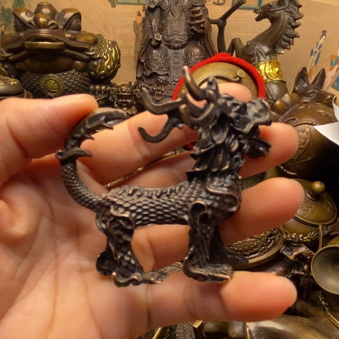 铜器摆件做工精良