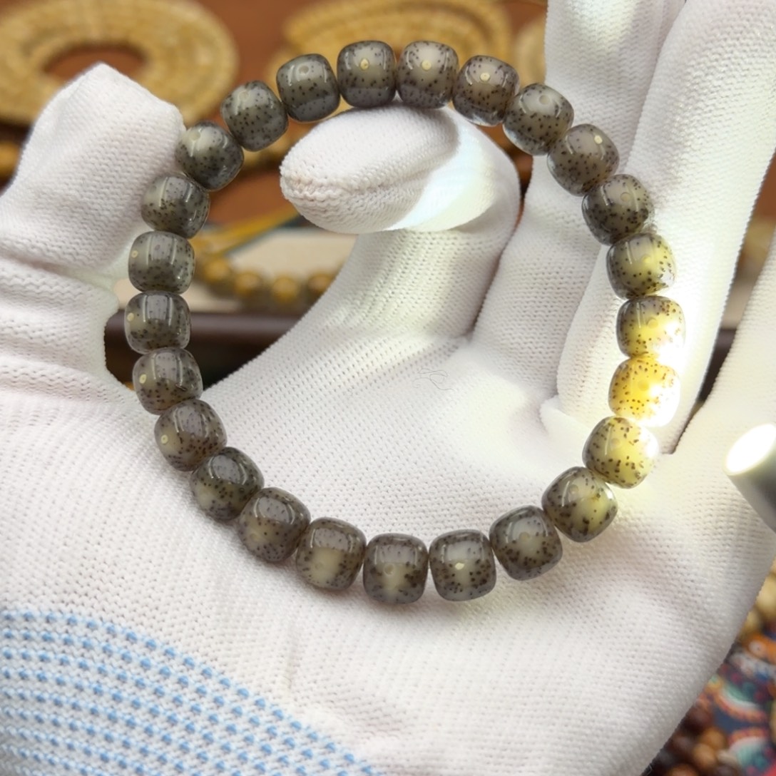 吊坠星月菩提9桶，