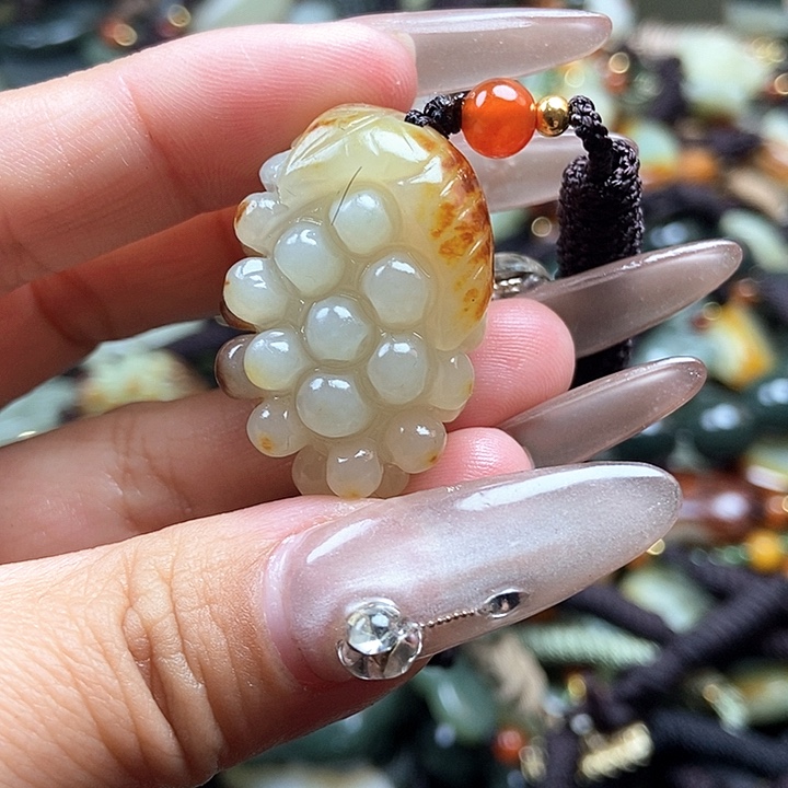 和田玉颈饰未镶嵌