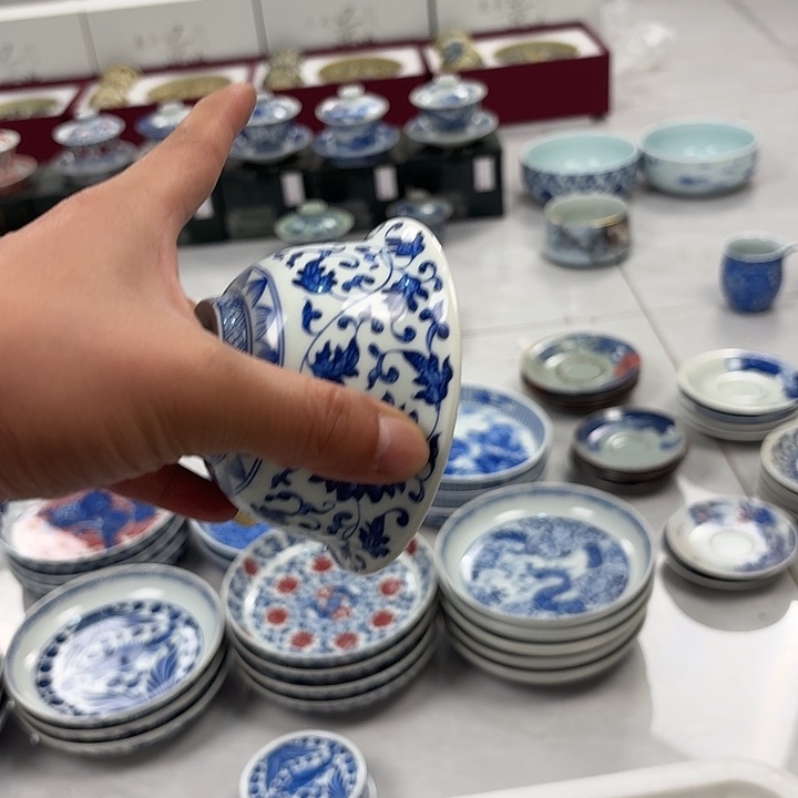 瓷片青花缠枝莲大压手杯景德镇