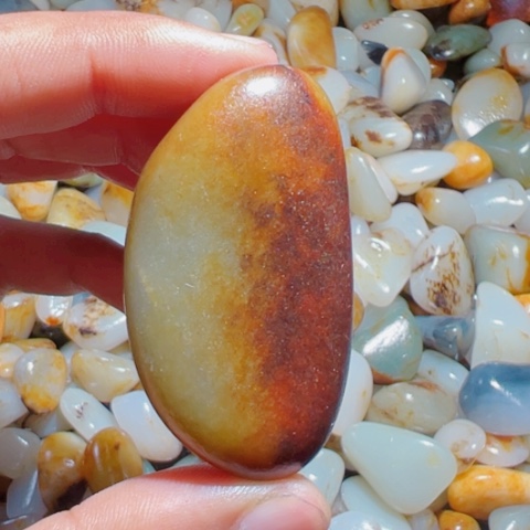 和田玉未镶嵌吊坠(不含链)49克