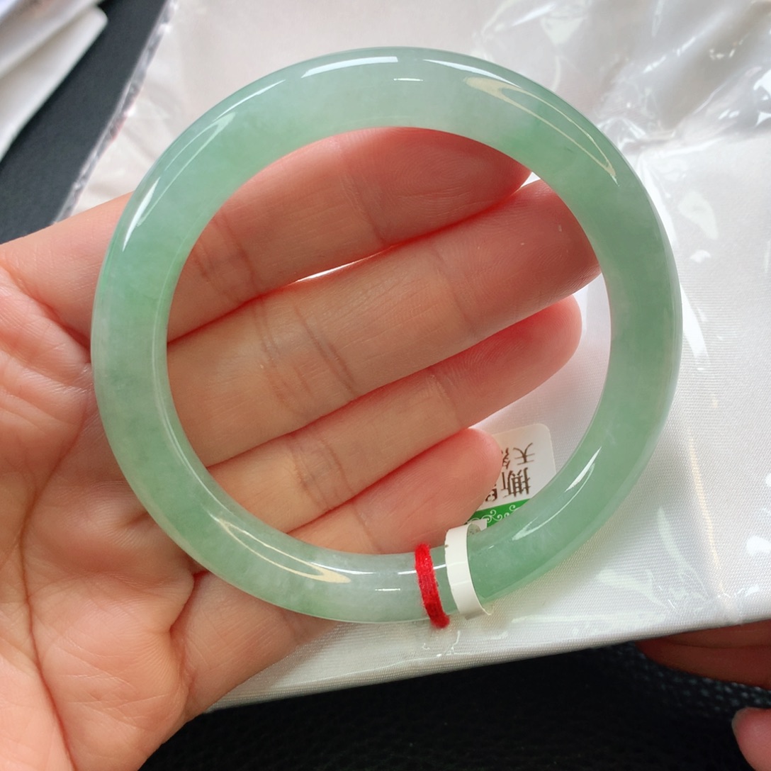 翡翠手镯未镶嵌57圆