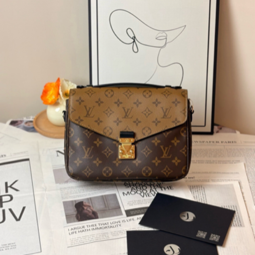 99新 LouisVuitton/路易威登 拼色邮差 芯片款 有原膜/JW5829