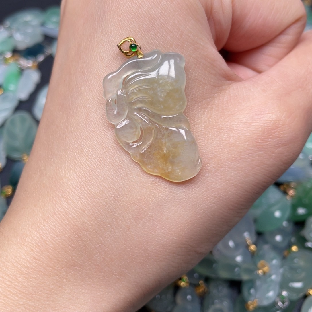 翡翠颈饰18K金镶嵌翡翠