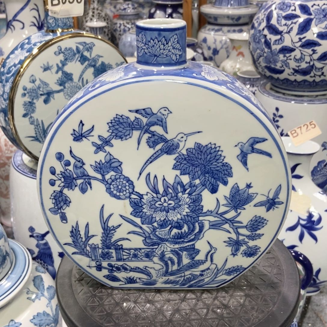 摆件花瓶手绘釉下彩