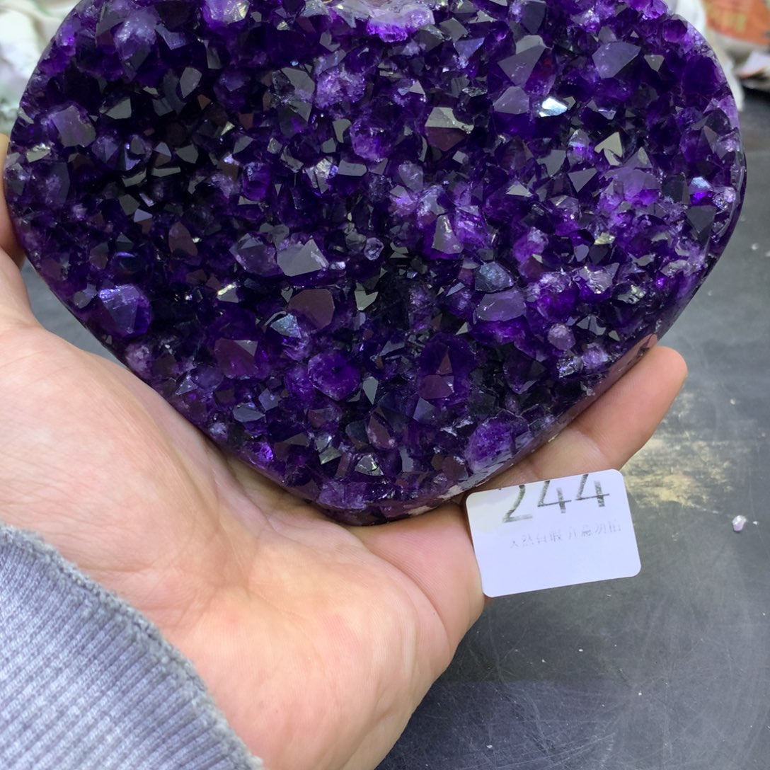水晶摆件未镶嵌高品质紫水晶爱心244
